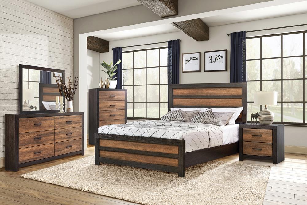 Dewcrest - Dewcrest 4-piece Queen Panel Bedroom Set Caramel and Licorice
