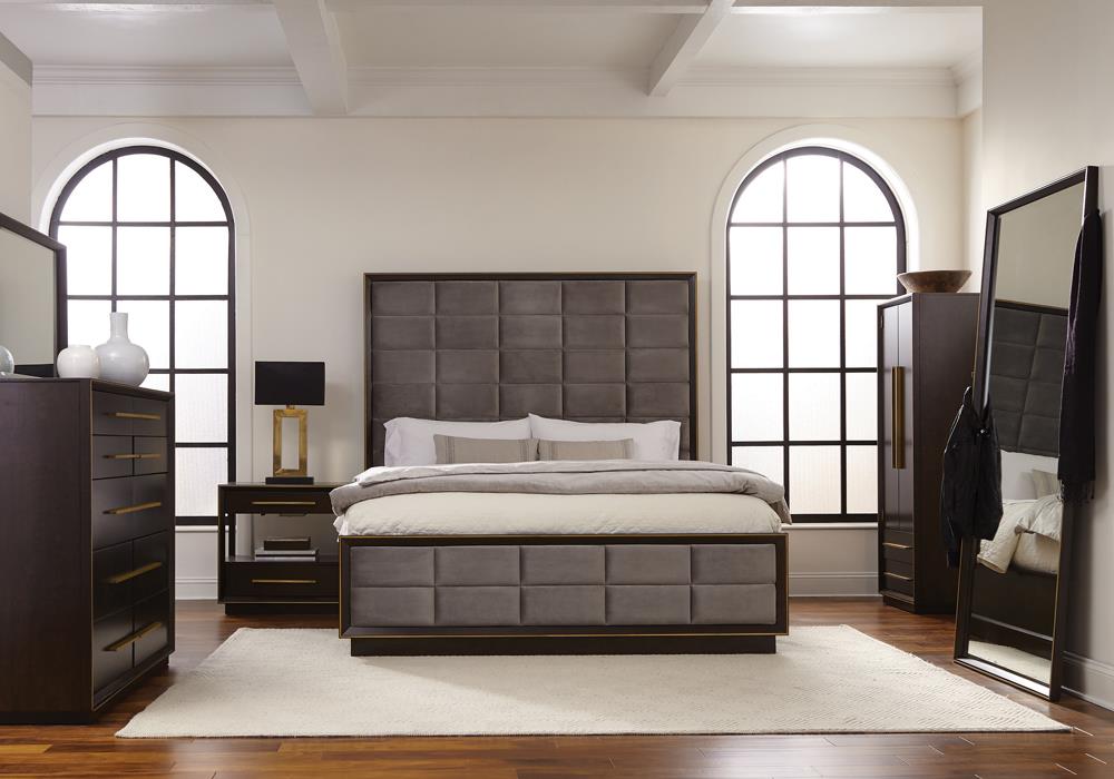 Durango - Durango Eastern King Upholstered Bed Smoked Peppercorn and Grey