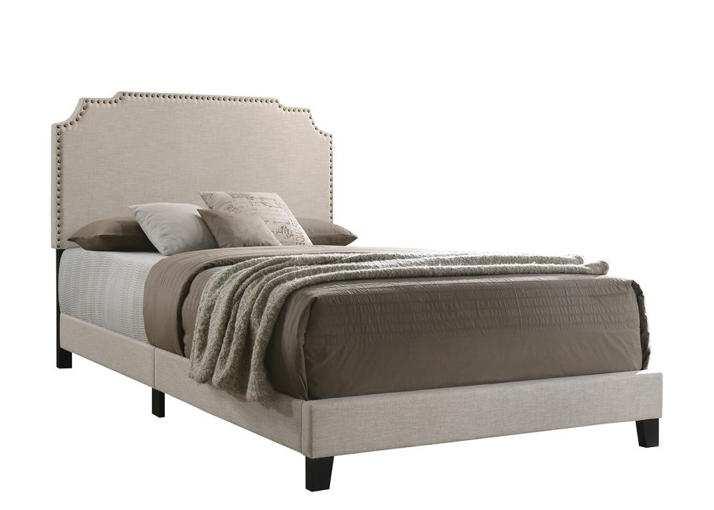 Tamarac - Tamarac Upholstered Nailhead Queen Bed Beige