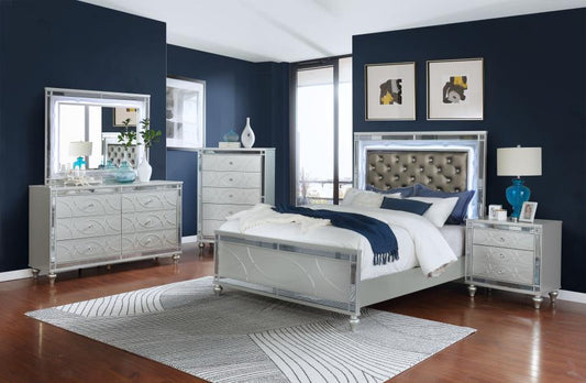 Gunnison - Gunnison 5-drawer Chest Silver Metallic