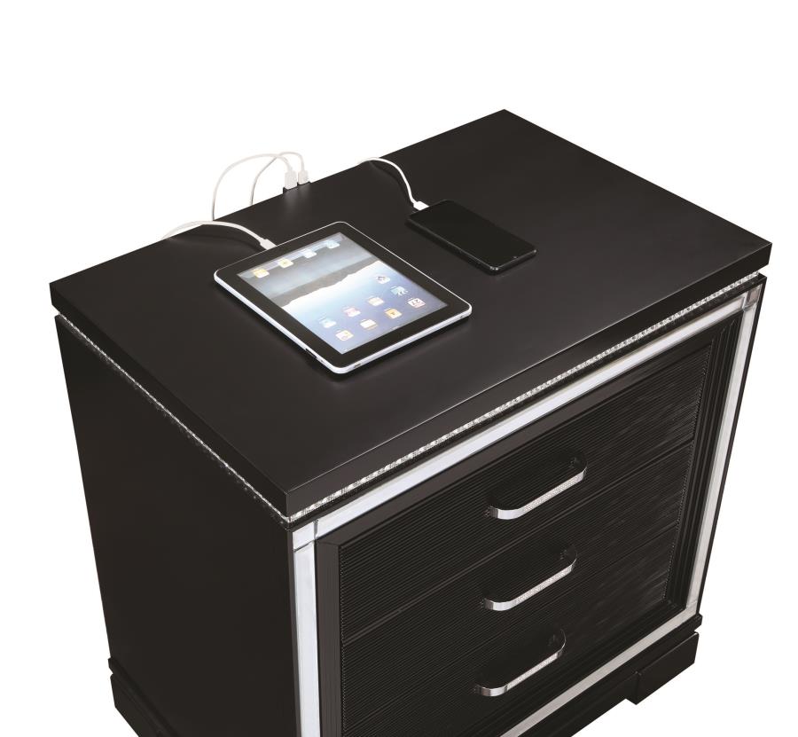 Eleanor - Eleanor Rectangular 3-drawer Nightstand Silver and Black